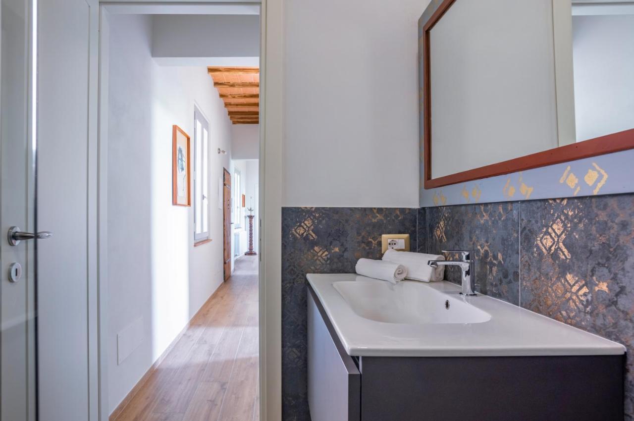Porta Romana Elegant Apartments With Private Parking! Сиена Экстерьер фото