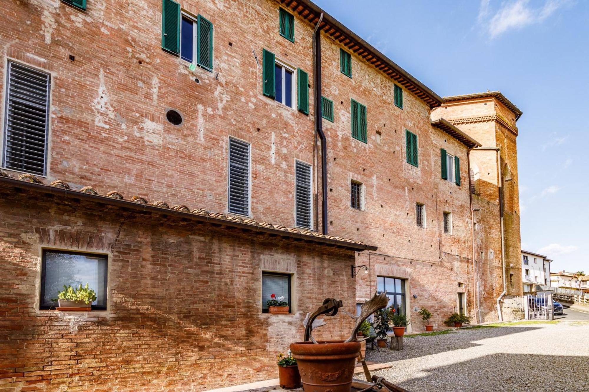 Porta Romana Elegant Apartments With Private Parking! Сиена Экстерьер фото