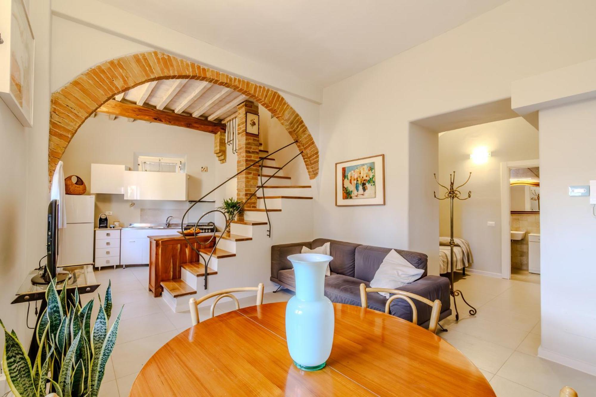 Porta Romana Elegant Apartments With Private Parking! Сиена Экстерьер фото