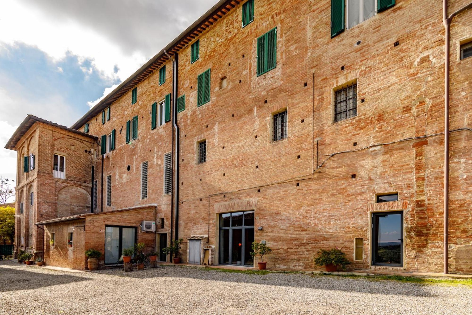 Porta Romana Elegant Apartments With Private Parking! Сиена Экстерьер фото