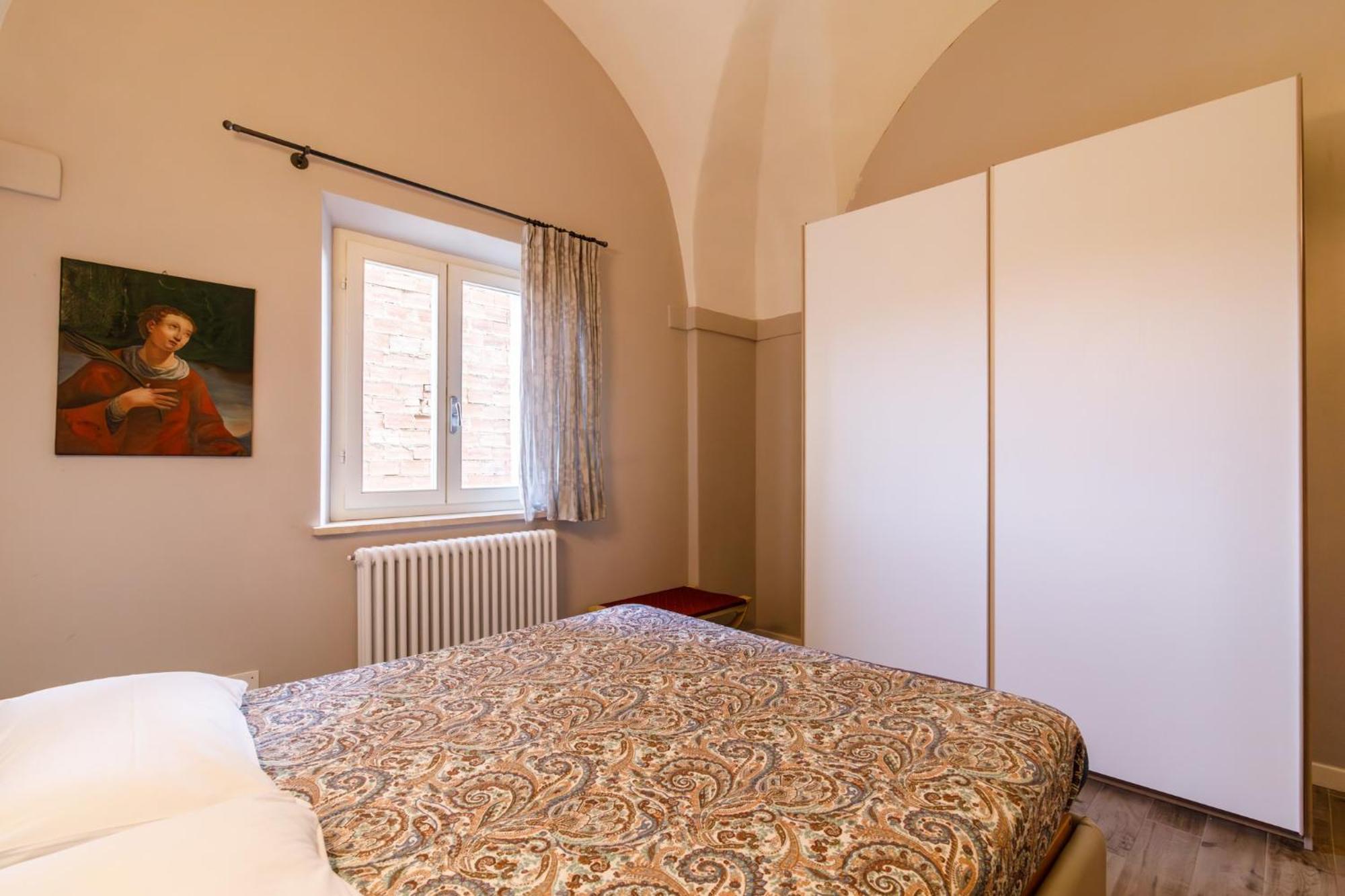 Porta Romana Elegant Apartments With Private Parking! Сиена Экстерьер фото