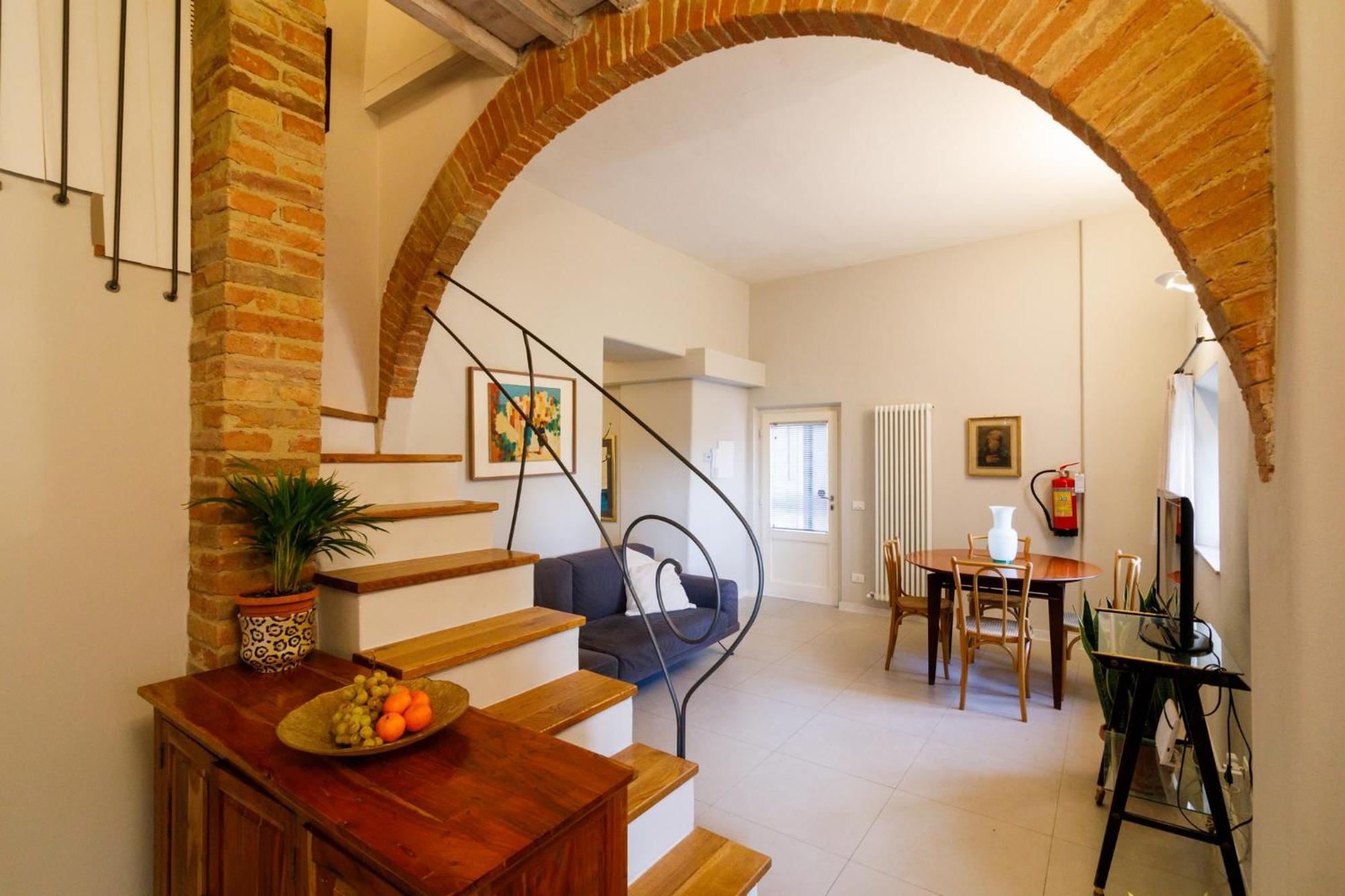 Porta Romana Elegant Apartments With Private Parking! Сиена Экстерьер фото