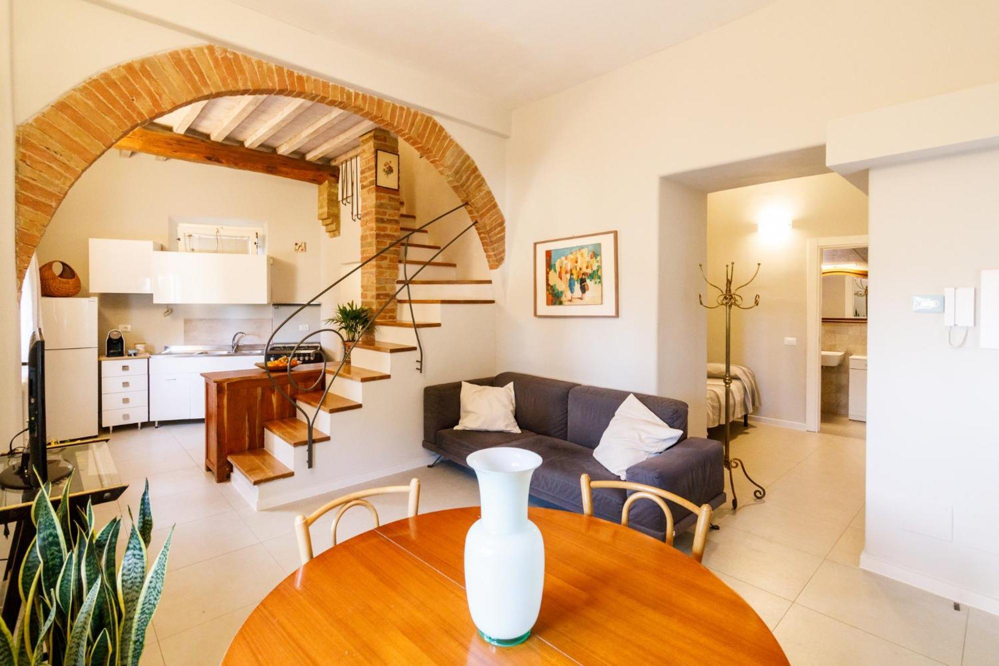 Porta Romana Elegant Apartments With Private Parking! Сиена Экстерьер фото